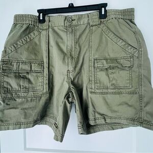EUC St. John's Bay Men's Olive Cargo Shorts,‎ Size 42